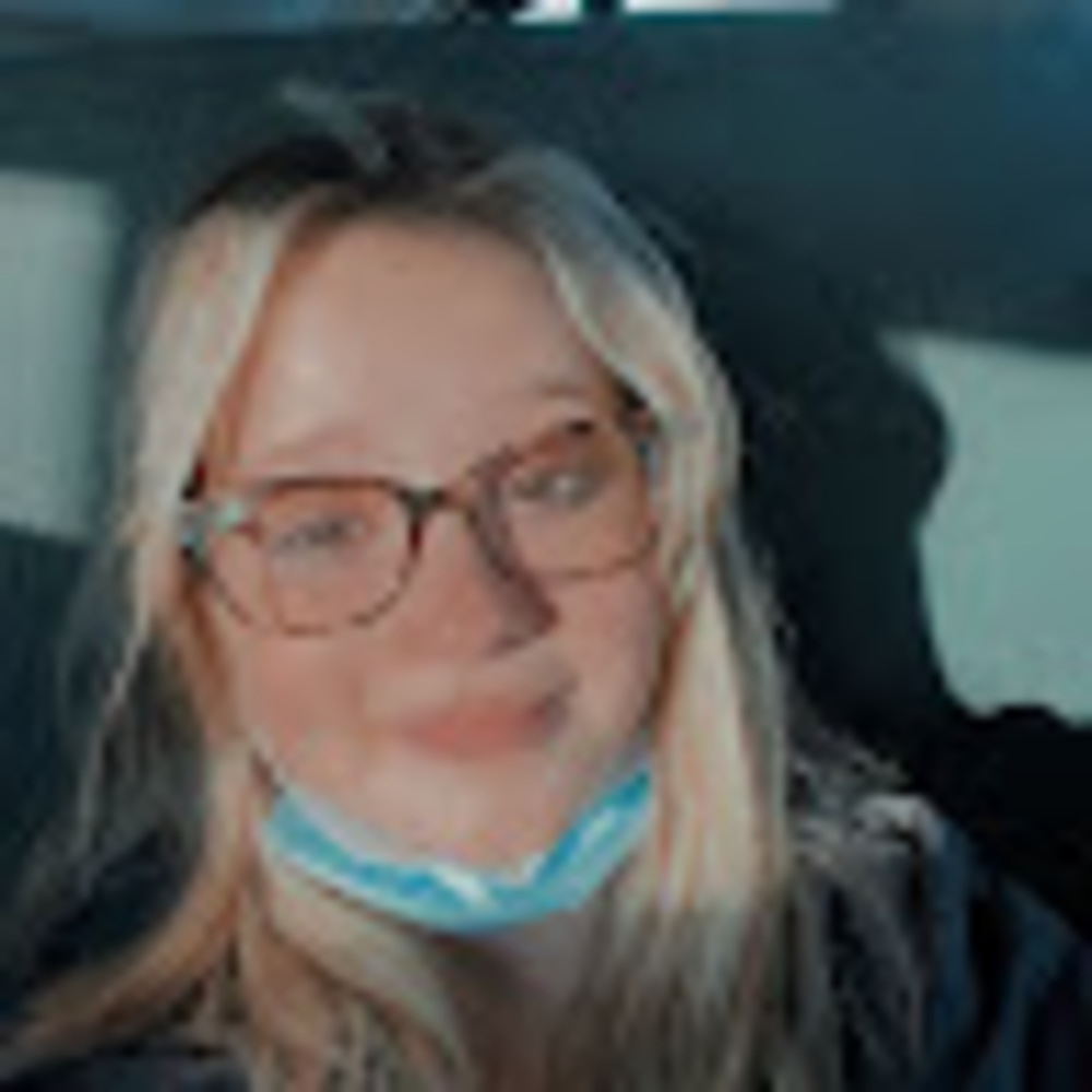 Meet your Posher, Alivia